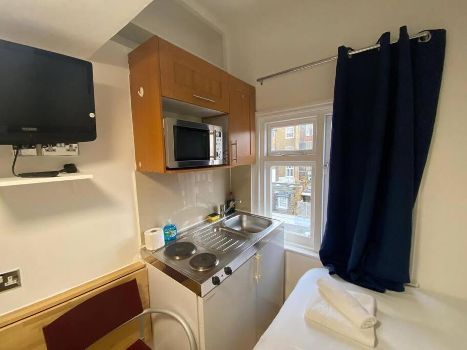 F14- Single Studio Shared Shower/Toilet Near Paddington 런던 외부 사진