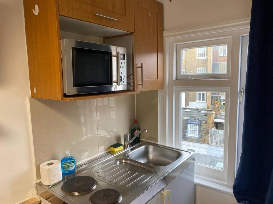 F14- Single Studio Shared Shower/Toilet Near Paddington 런던 외부 사진